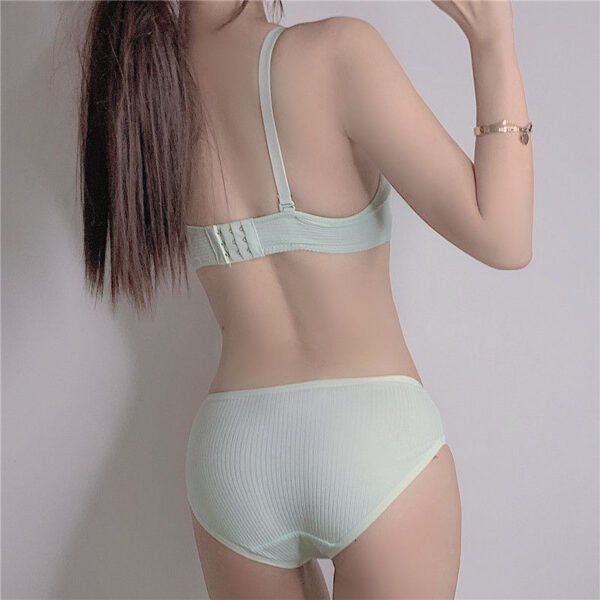 POLINI Bra Push Up Tanpa Kawat Motif Garis Bh Style A172